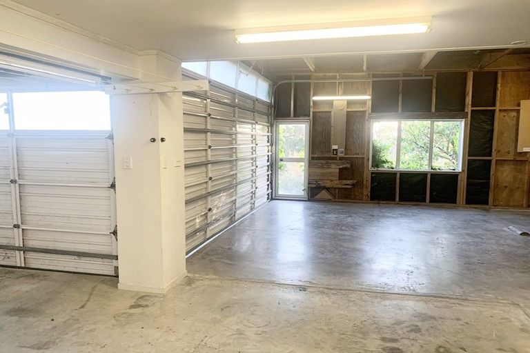 Photo of property in 1024 East Coast Road, Fairview Heights, Auckland, 0630