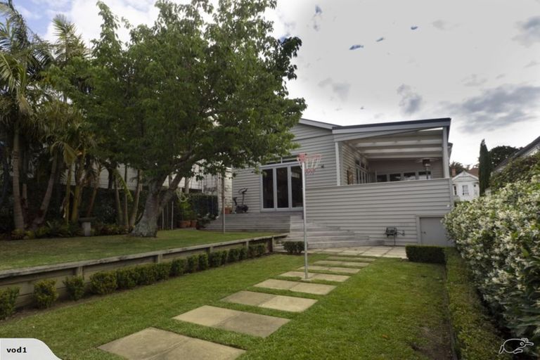 Photo of property in 17 Grosvenor Street, Grey Lynn, Auckland, 1021
