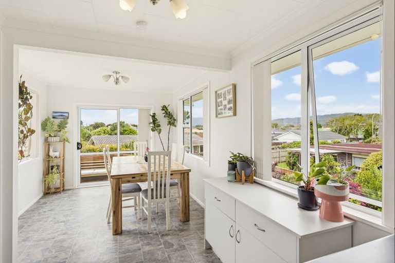 Photo of property in 22 Gray Avenue, Paraparaumu Beach, Paraparaumu, 5032