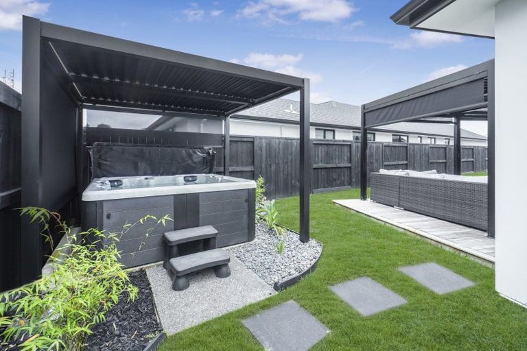 Photo of property in 13 Sydney Place, Flagstaff, Hamilton, 3210