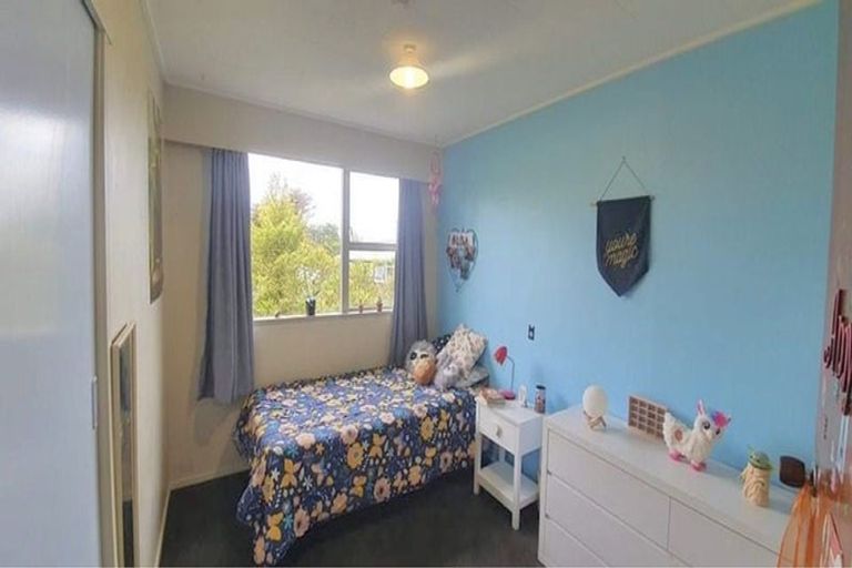 Photo of property in 17 Wattle Grove, Maungaraki, Lower Hutt, 5010