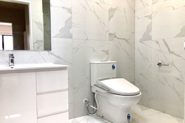 Photo of property in 32 Pilot Drive, Hobsonville, Auckland, 0616