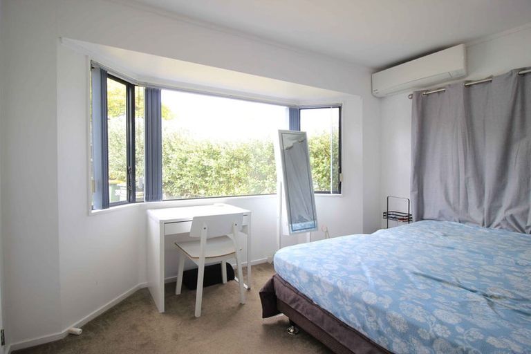 Photo of property in 38 Awaroa Road, Sunnyvale, Auckland, 0612