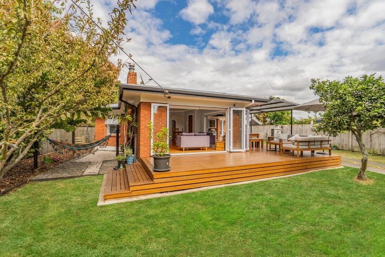 Photo of property in 18 Hill Crescent, Papakura, 2110