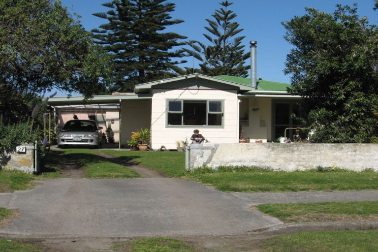 Photo of property in 27 Koputara Road, Himatangi Beach, Foxton, 4891