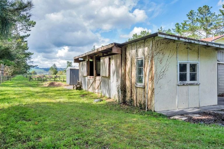 Photo of property in 42 Rimmer Road, Helensville, 0875