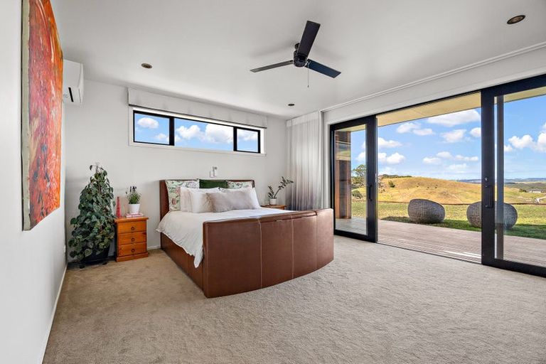 Photo of property in 1088 South Head Road, South Head, Helensville, 0874