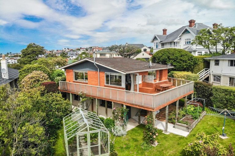 Photo of property in 11 Selkirk Street, Roslyn, Dunedin, 9010