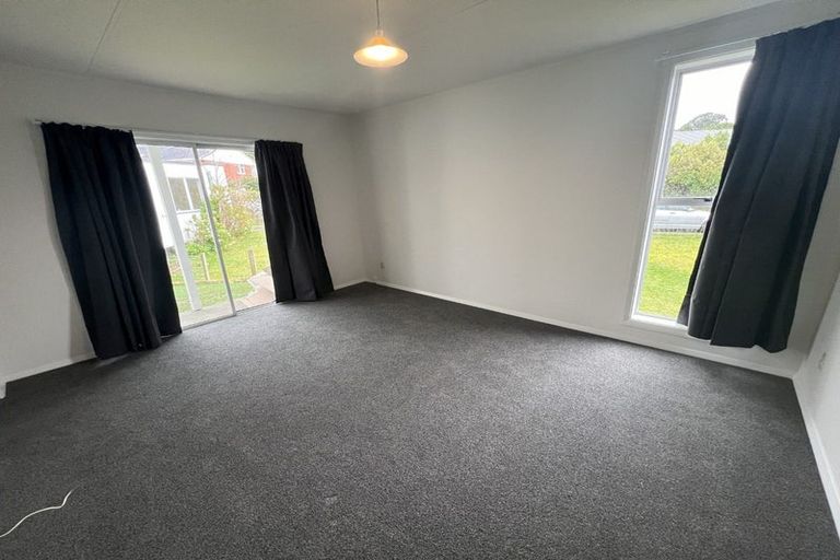 Photo of property in 18 Excellency Terrace, Ascot Park, Porirua, 5024