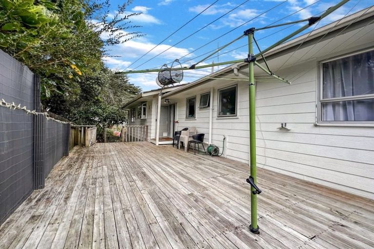 Photo of property in 1/27 Midgley Road, West Harbour, Auckland, 0618