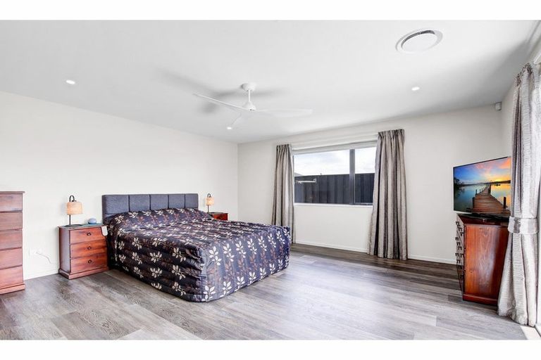 Photo of property in 3 Mccahon Drive, Rangiora, 7400