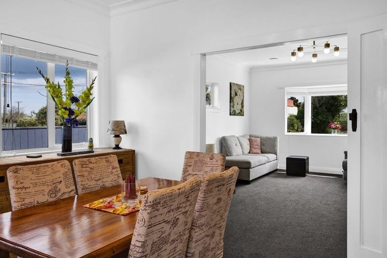 Photo of property in 18 Albion Street, Hawera, 4610