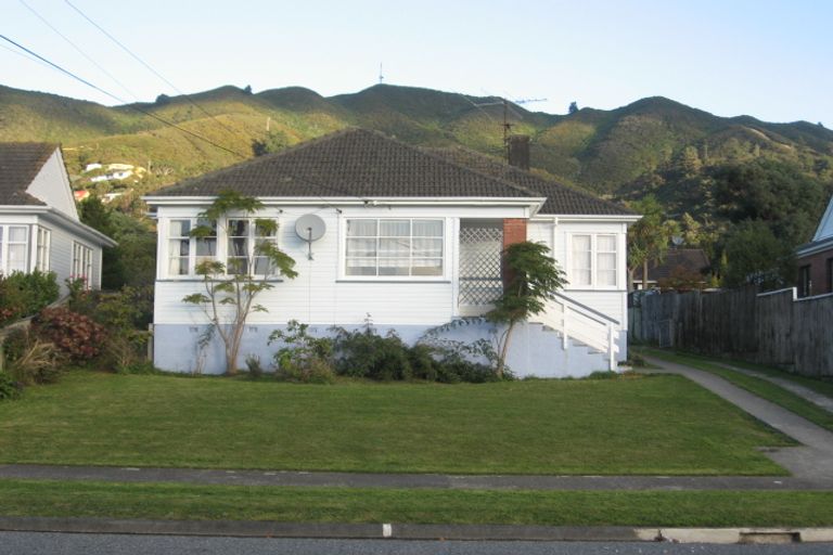 Photo of property in 24 Grierson Street, Naenae, Lower Hutt, 5011