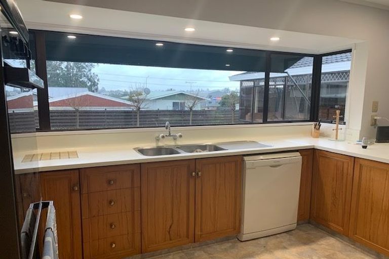 Photo of property in 13 Sheridan Crescent, Leamington, Cambridge, 3432