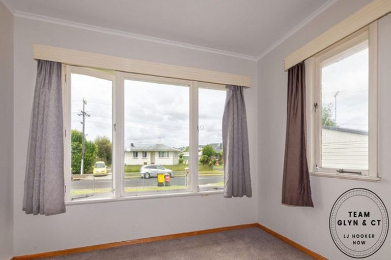 Photo of property in 17 Sutton Crescent, Papakura, 2110