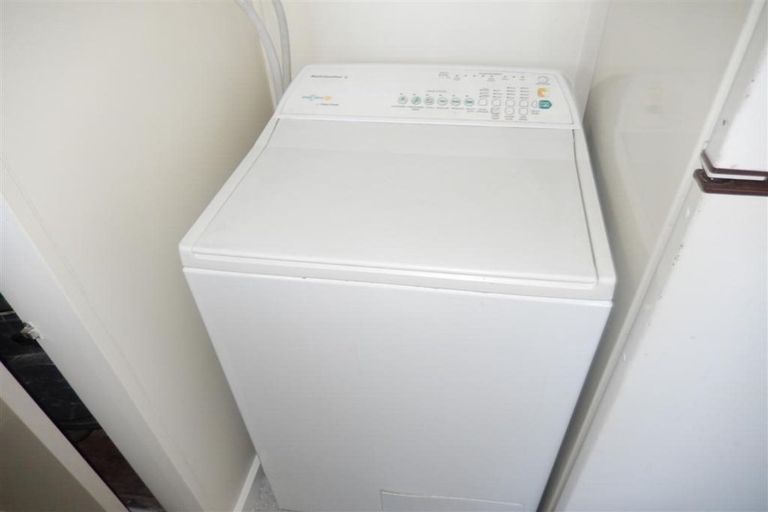 Photo of property in 42 Fulford Street, New Plymouth, 4310