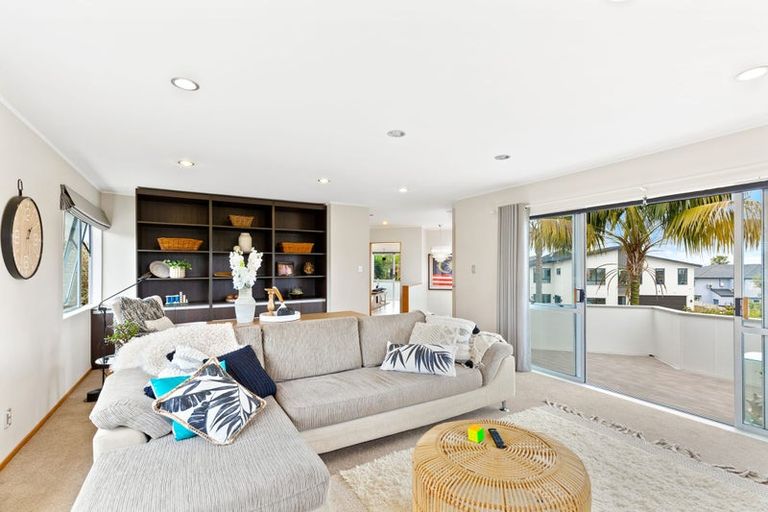 Photo of property in 6 Horizon Way, West Harbour, Auckland, 0618