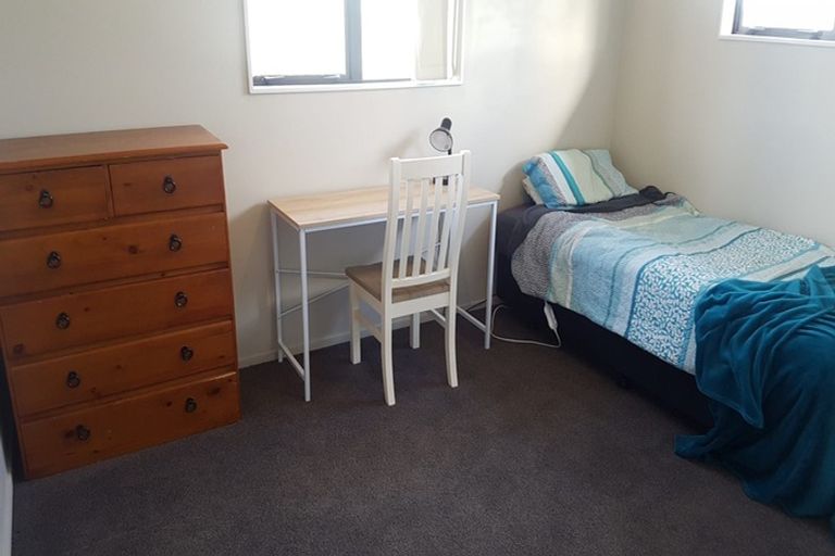 Photo of property in 32 Misty Valley Drive, Henderson, Auckland, 0612