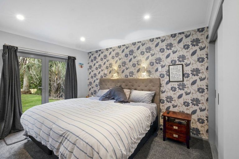 Photo of property in 39 Carlton Terrace, Westown, New Plymouth, 4310