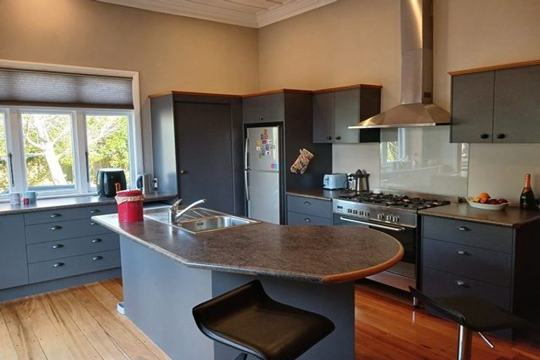 Photo of property in 540 Pioneer Highway, Highbury, Palmerston North, 4412