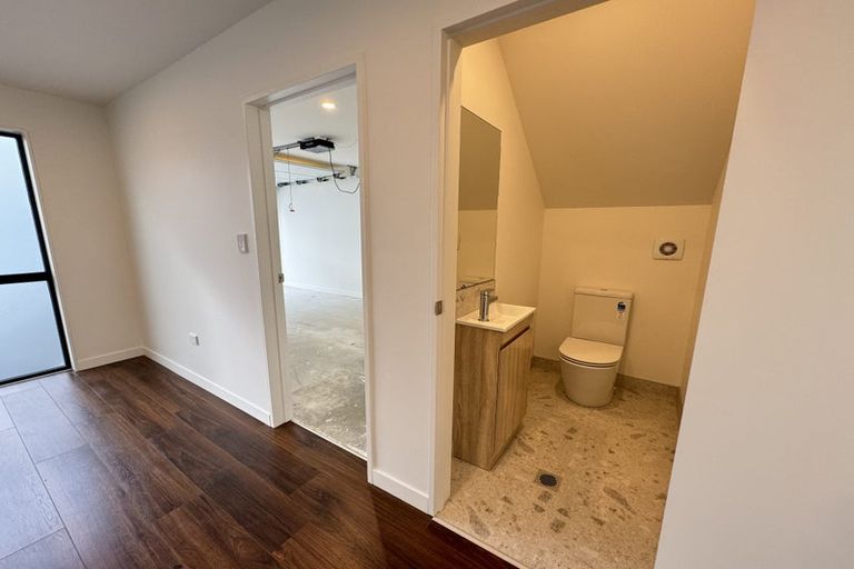 Photo of property in 1d Westall Road, New Lynn, Auckland, 0600