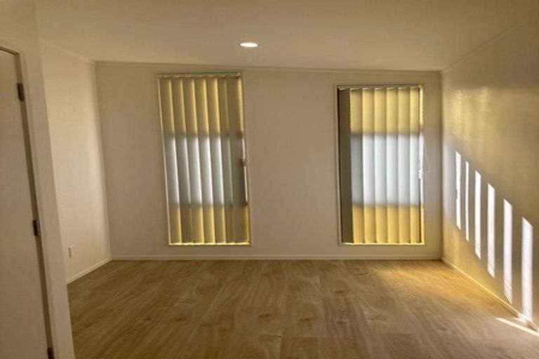 Photo of property in 10 Gulliver Place, Conifer Grove, Takanini, 2112