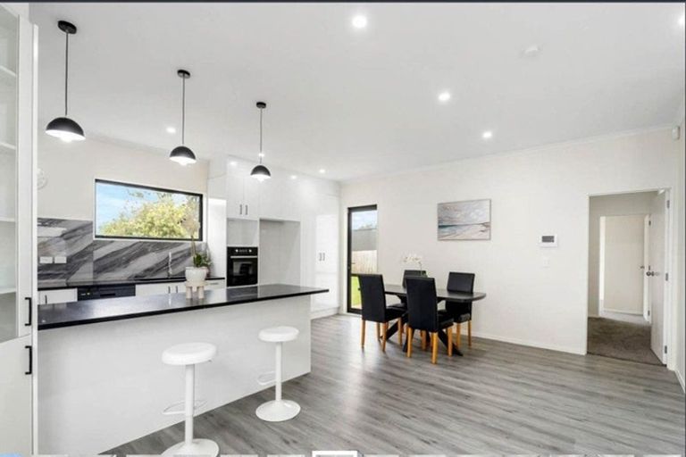 Photo of property in 6a Terra Nova Street, Glen Eden, Auckland, 0602
