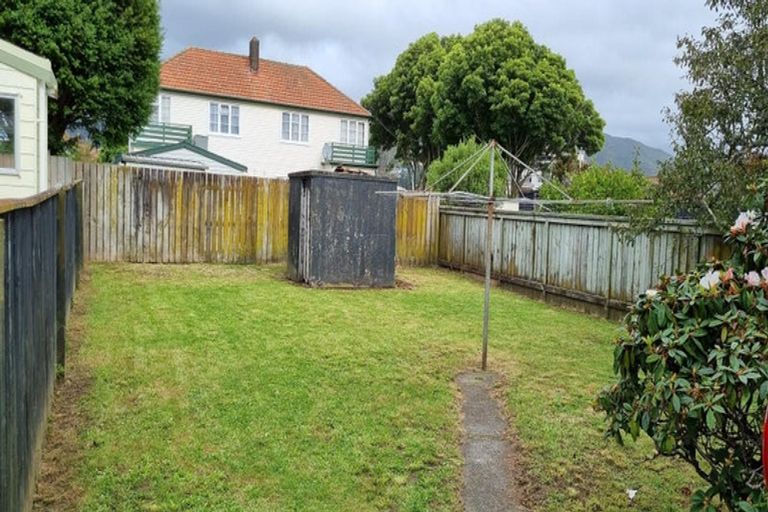 Photo of property in 46 Athlone Crescent, Avalon, Lower Hutt, 5011