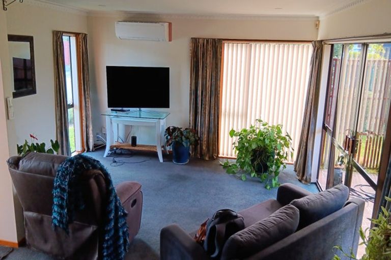 Photo of property in 4 Aztec Place, Redwood, Christchurch, 8051