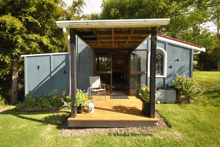 Photo of property in 43 Pahi Road, Paparoa, 0571