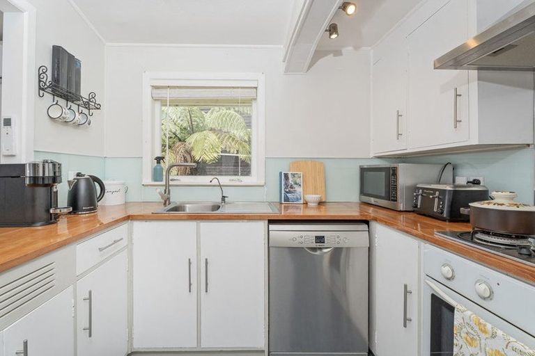 Photo of property in 58 Hinemoa Terrace, Tairua, 3508