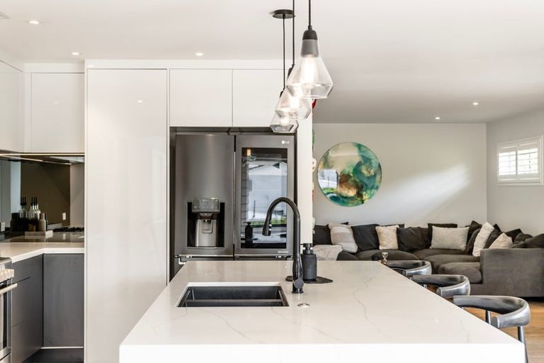 Photo of property in 16 Rewi Street, Torbay, Auckland, 0630