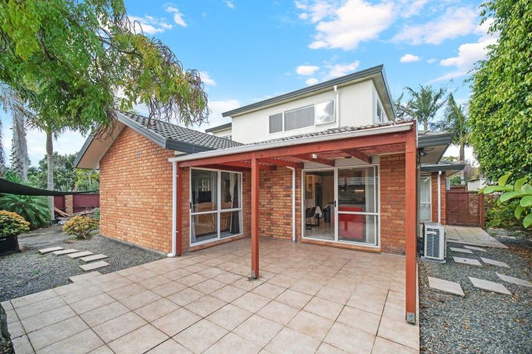 Photo of property in 100 Westerham Drive, Dannemora, Auckland, 2016