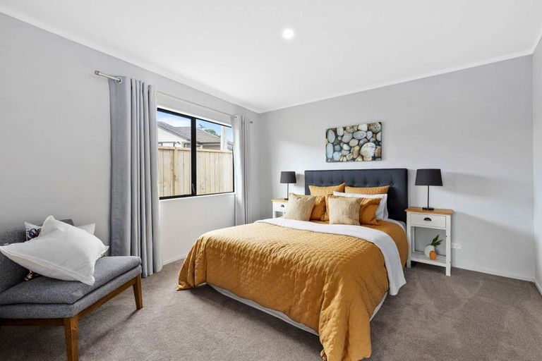 Photo of property in 94a Beach Haven Road, Beach Haven, Auckland, 0626