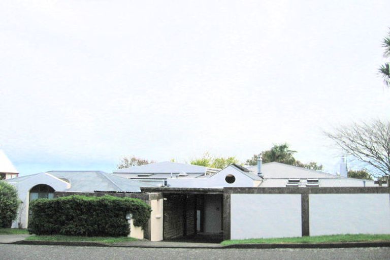 Photo of property in 14 Winara Avenue, Waikanae, 5036