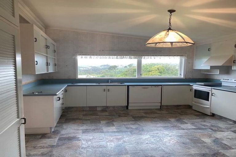 Photo of property in 12 Cranwell Street, Churton Park, Wellington, 6037