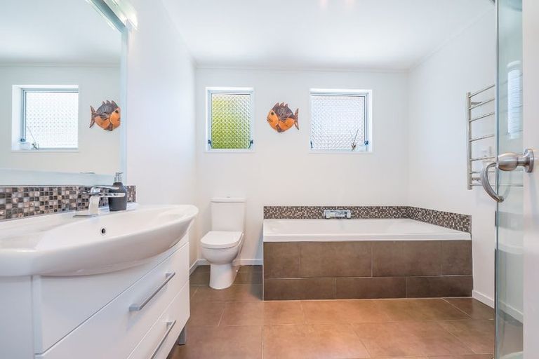 Photo of property in 252 Major Drive, Kelson, Lower Hutt, 5010