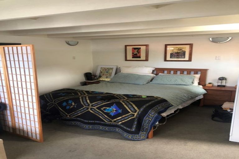 Photo of property in 2a Coniston Avenue, Te Atatu South, Auckland, 0610