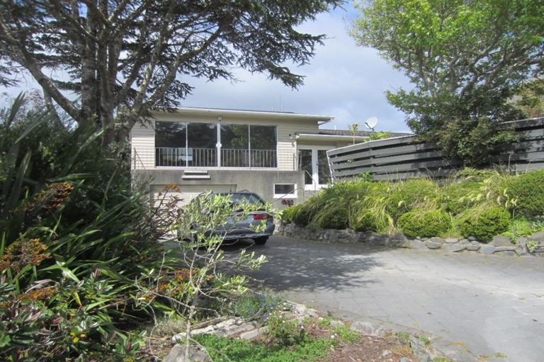 Photo of property in 3 Bede Grove, Tawa, Wellington, 5028