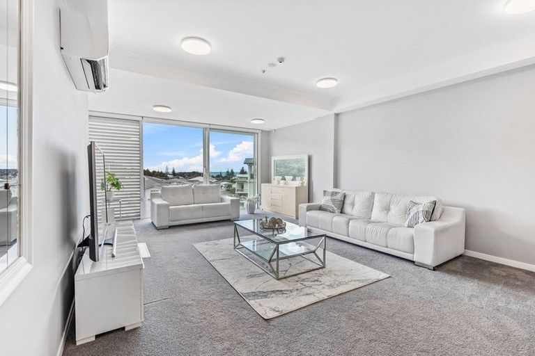 Photo of property in 170 Landmark Terrace, Orewa, 0931