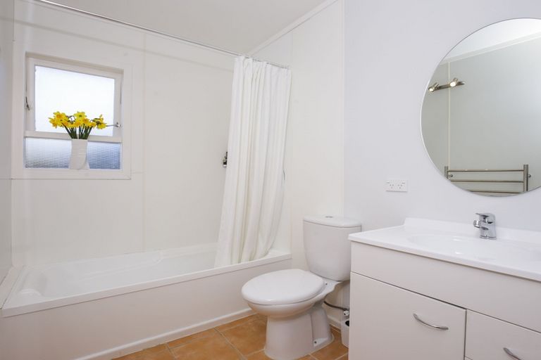 Photo of property in 6 Dolbear Street, Titirangi, Auckland, 0604