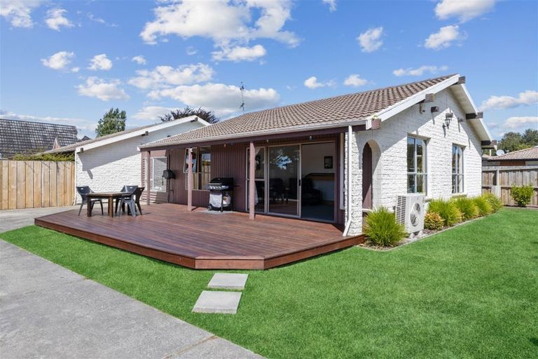 Photo of property in 112a Withells Road, Avonhead, Christchurch, 8042