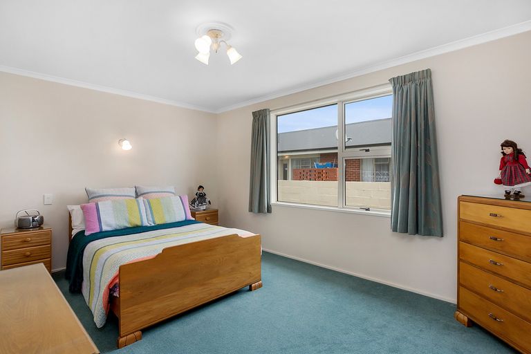 Photo of property in 165 Oxford Street, South Dunedin, Dunedin, 9012