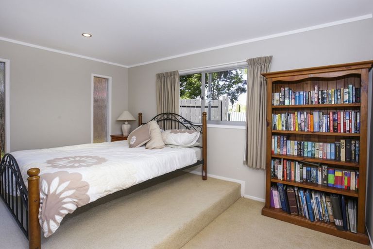 Photo of property in 6 Dolbear Street, Titirangi, Auckland, 0604