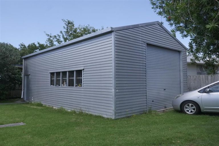 Photo of property in 27 Shearwater Street, One Tree Point, 0118