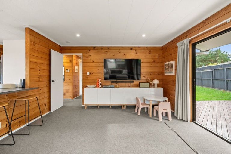 Photo of property in 115 Mark Avenue, Grenada Village, Wellington, 6037