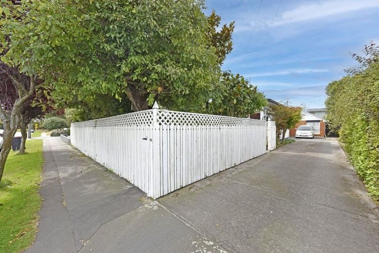 Photo of property in 1/42 Nortons Road, Avonhead, Christchurch, 8042
