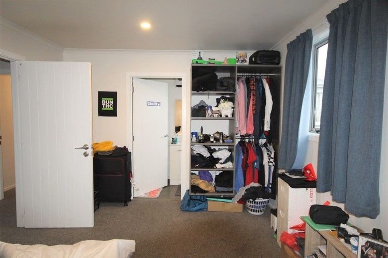 Photo of property in Includes 135, 137 Harbour Tce, 139 Harbour Terrace, North Dunedin, Dunedin, 9016