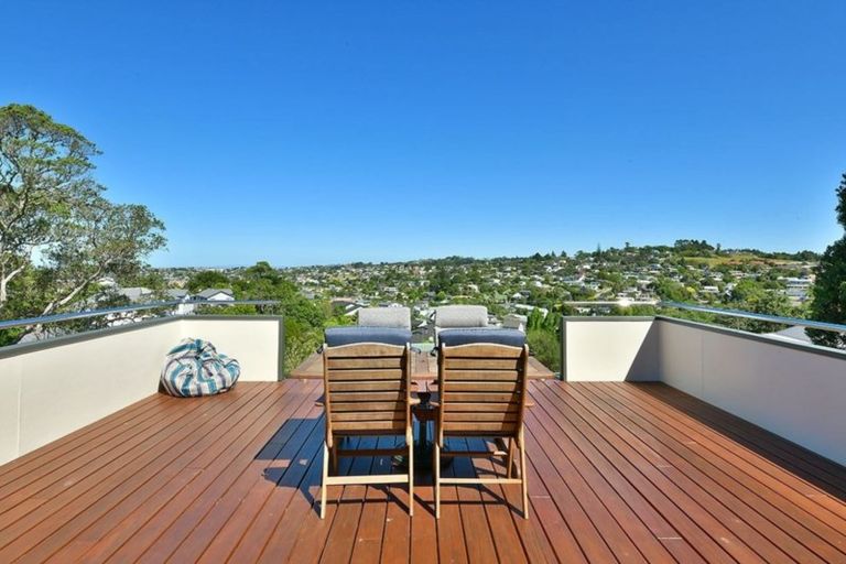 Photo of property in 20 John Road, Stanmore Bay, Whangaparaoa, 0932