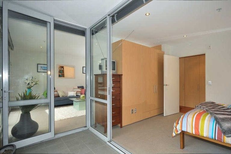 Photo of property in Sanctum Apartment, 10 Ebor Street, Te Aro, Wellington, 6011